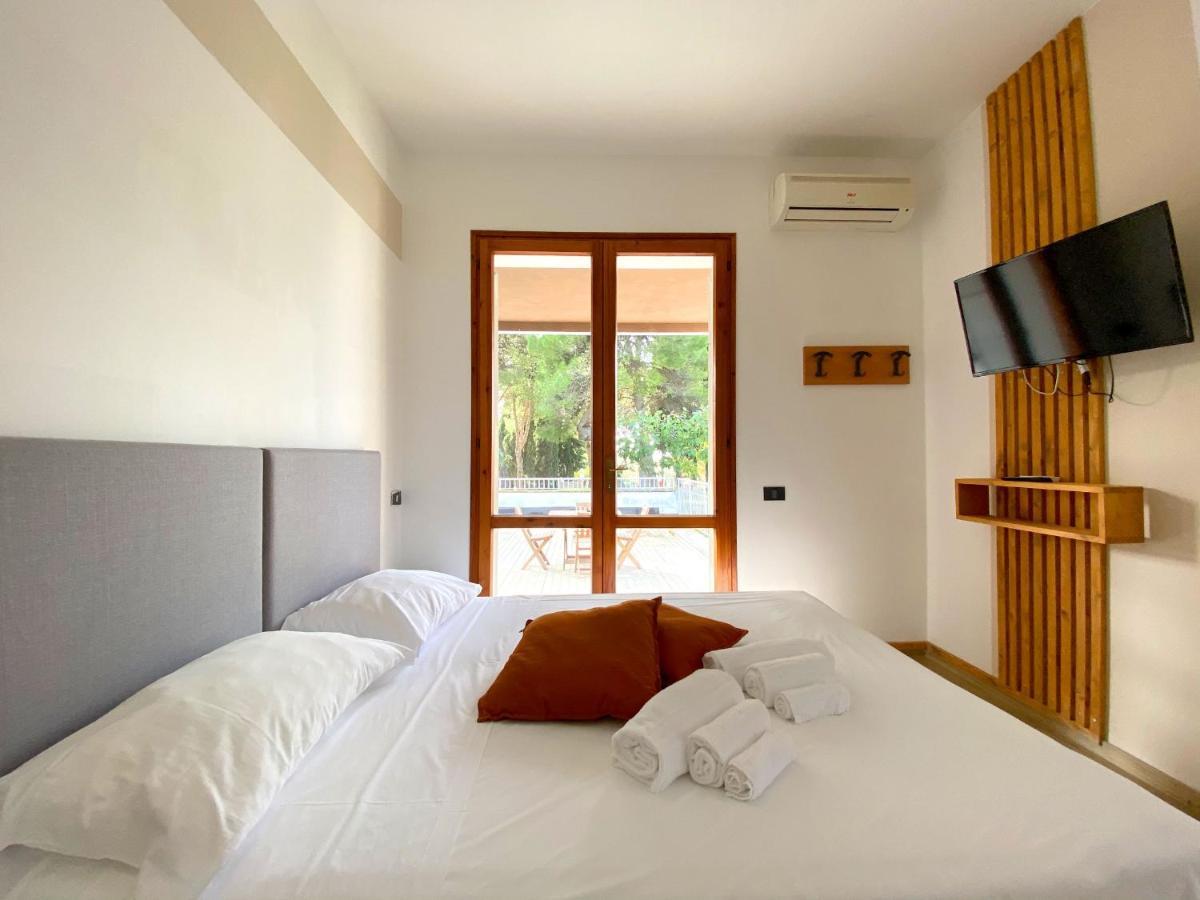 Camping Village Mar Y Sierra San Costanzo Luaran gambar