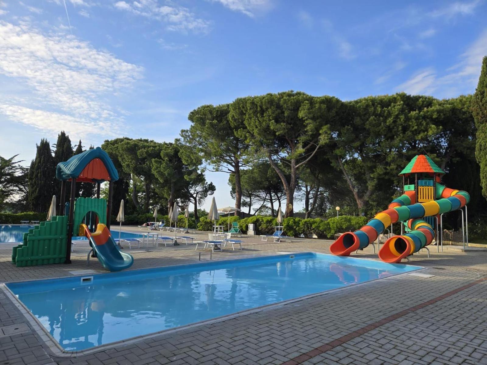 Camping Village Mar Y Sierra San Costanzo Luaran gambar