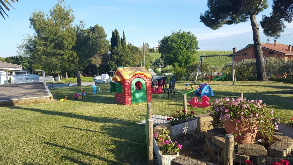 Camping Village Mar Y Sierra San Costanzo Luaran gambar