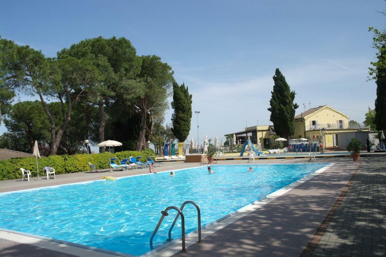 Camping Village Mar Y Sierra San Costanzo Luaran gambar
