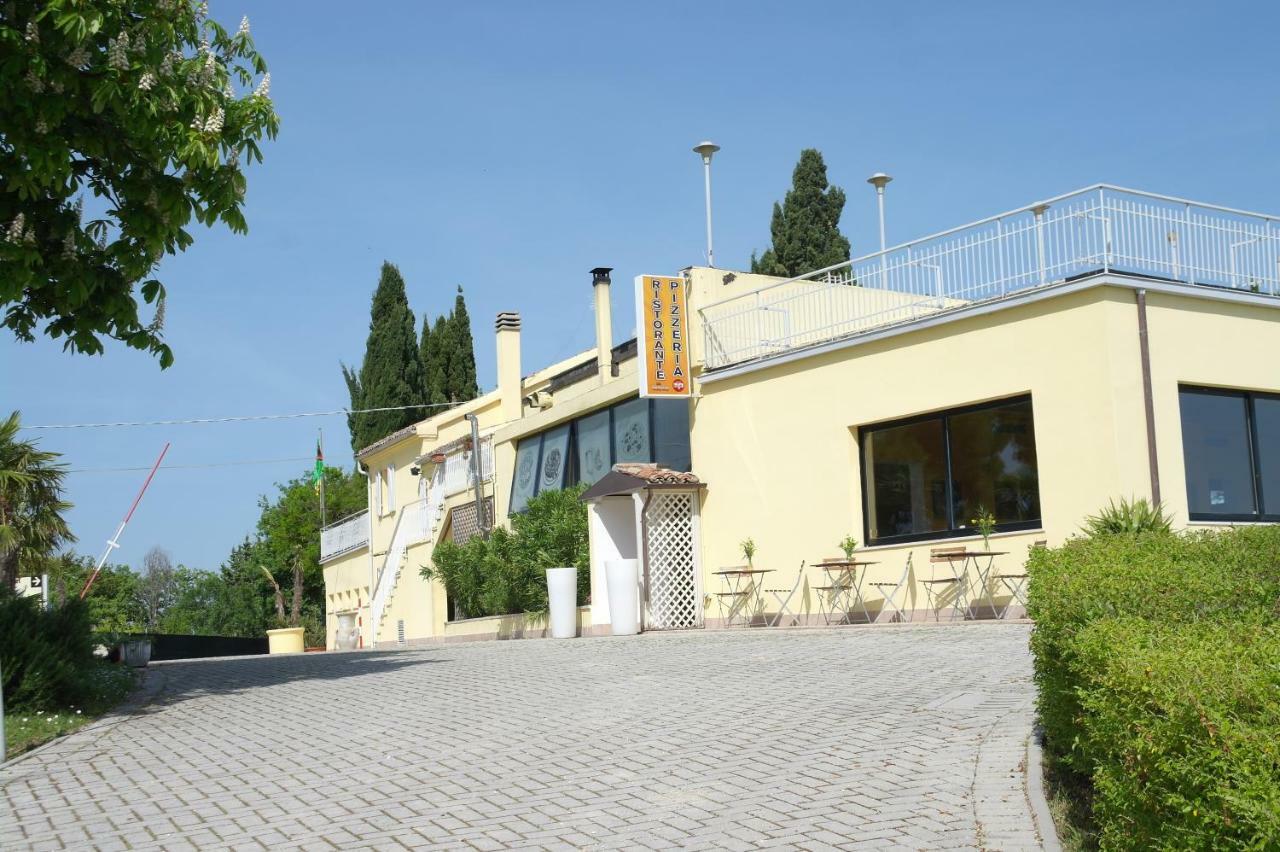 Camping Village Mar Y Sierra San Costanzo Luaran gambar