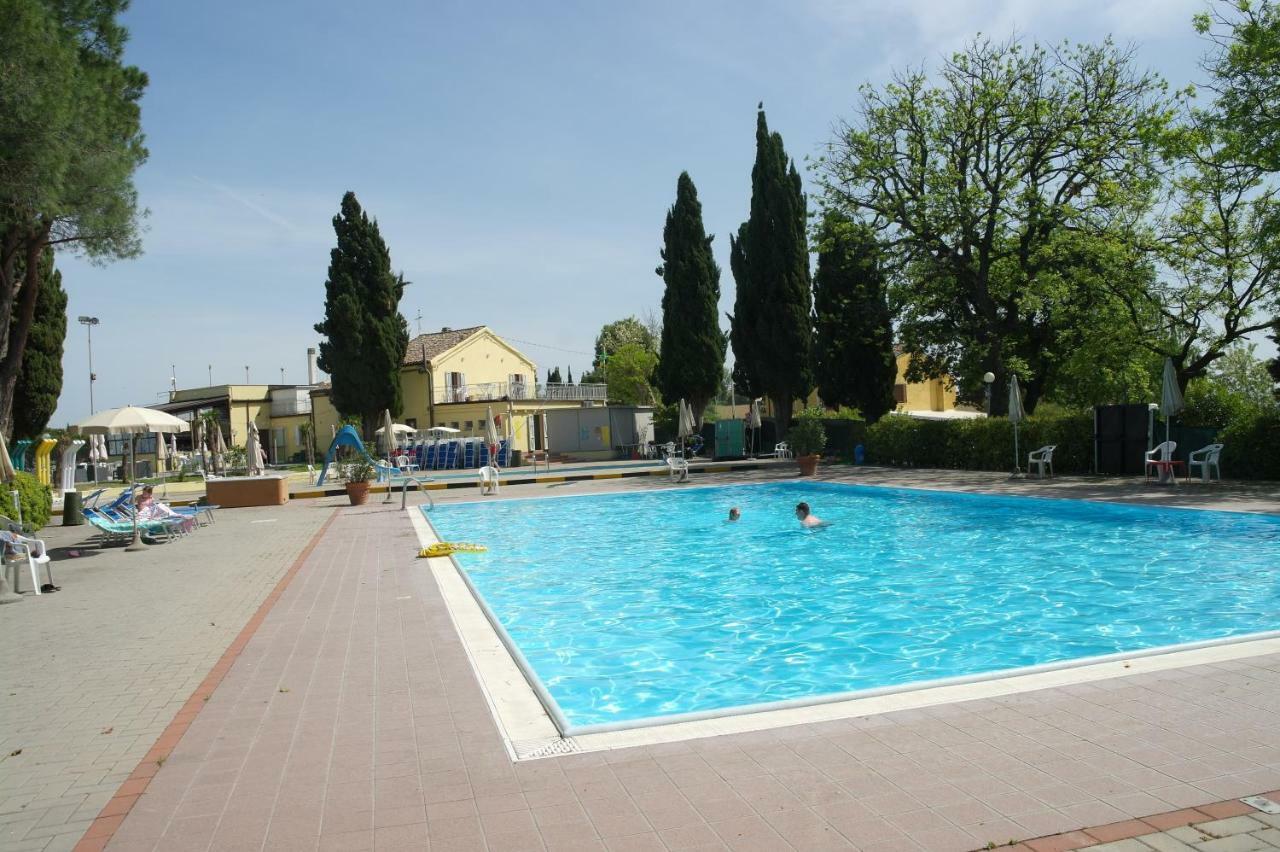 Camping Village Mar Y Sierra San Costanzo Luaran gambar